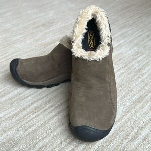 Like New: Keen Women's Kaci Winter Waterproof Insulated Slip-On Shoe Brown Sz 10